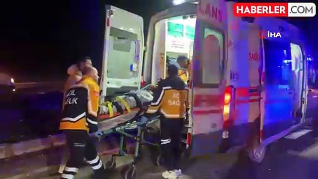 Uşak'ta Otomobil ile İşçi Servisi Çarpıştı: 1'i Ağır, 28 Yaralı