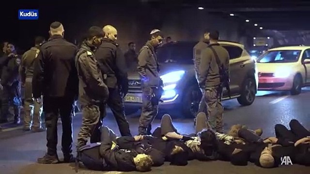 Savaş yanlısı İsrailliler, Gazze'de ateşkes anlaşmasına karşı gösteri düzenledi