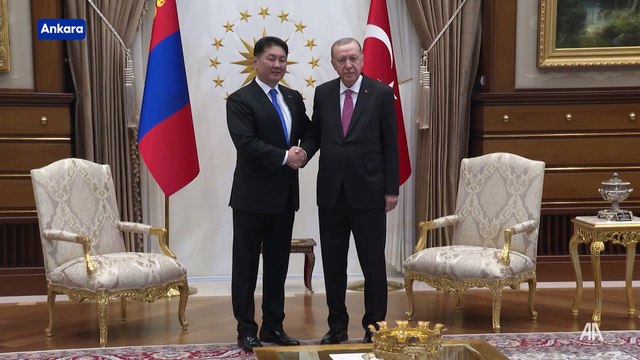 Cumhurbaşkanı Erdoğan, Moğolistan Cumhurbaşkanı Ukhnaa'yı resmi törenle karşıladı