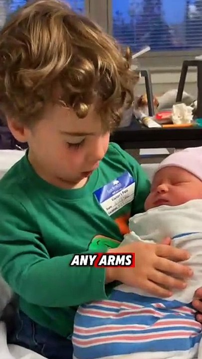When Siblings Meet Newborn 🤣 || Siblings Funny Moments 😅 #baby #funnybaby #cutebaby #newborn #newbornbaby #Siblings #babiesoftiktok #babytiktok #babylove #babymama #toddler #funnytoddlers #toddlersoftiktok #toddlermom #toddlersbelike #k