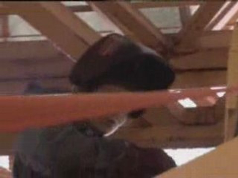 Bitte Kinder nie unbeaufsichtigt spielen lassen - train