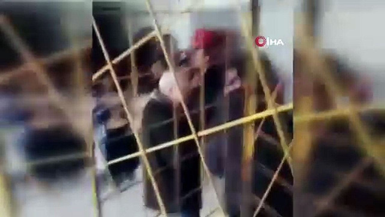 Emekli olan 43 yıllık öğretmene duygusal veda