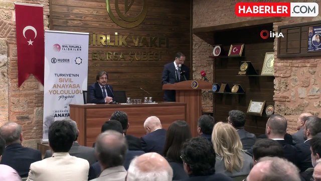 Şeref Malkoç: Mevcut Anayasada Yaşanan Sıkıntılar Uygulamadan Kaynaklanıyor