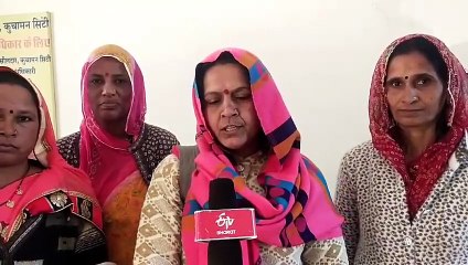 आशा सहयोगिनियों ने अपनी विभिन्न मांगों को लेकर एडीएम को दिया सीएम के नाम ज्ञापन