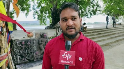 23343625 वर्षों पहले तालाब से निकली ऐतिहासिक मूर्तियां जिसमें श्री रामचंद्र जी शंकर भगवान दुर्गा माता और गणेश भगवान की प्रतिमा