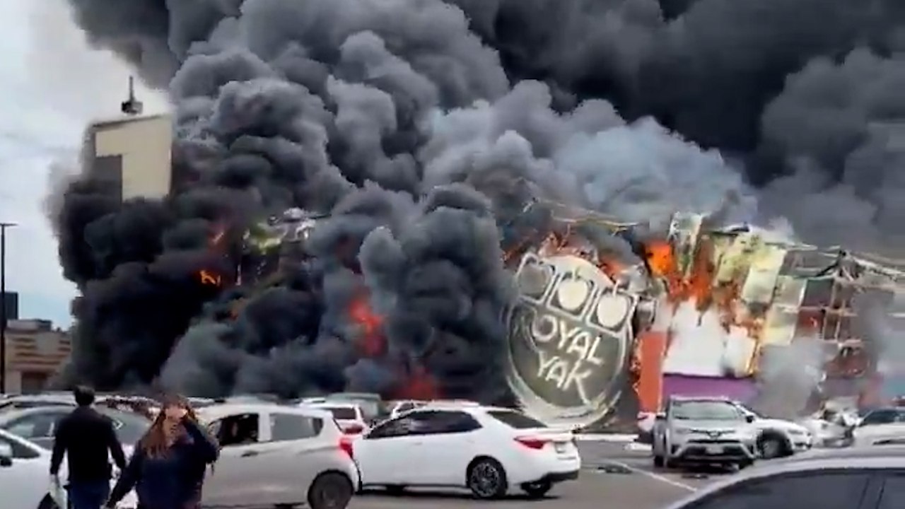 Mexique : un impressionnant incendie ravage un casino