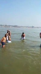 रविकिशन ने संगम में लगायी पुण्य की डुबकी