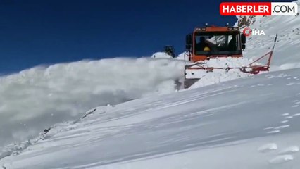 Başkale'de Karla Mücadele Çalışmaları Devam Ediyor