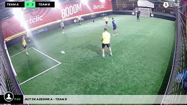 But de Azedine A - Team B