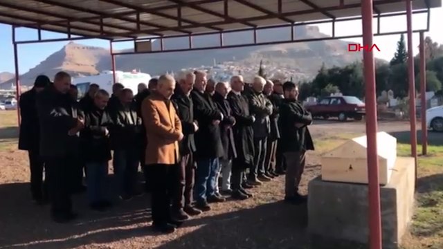 Eski muhtarın pompalı tüfekle öldürdüğü eşi, toprağa verildi
