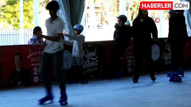 Muğla'da Çocuklar İçin Buz Paten Pisti Açıldı