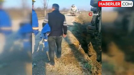 İnegöl'de Kontrolden Çıkan Beton Mikseri Devrildi: Sürücü Yaralandı