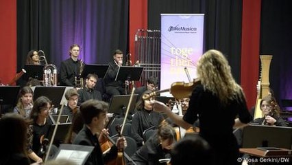 Visafrei: Balkan-Jugendorchester tritt erstmalig mit Musikern aus Bosnien in Kosovo auf