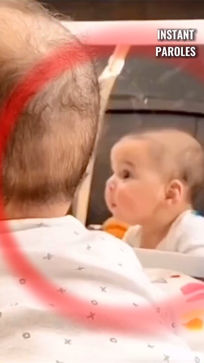 Ce bébé rit à chaque fois qu’il se voit devant le miroir