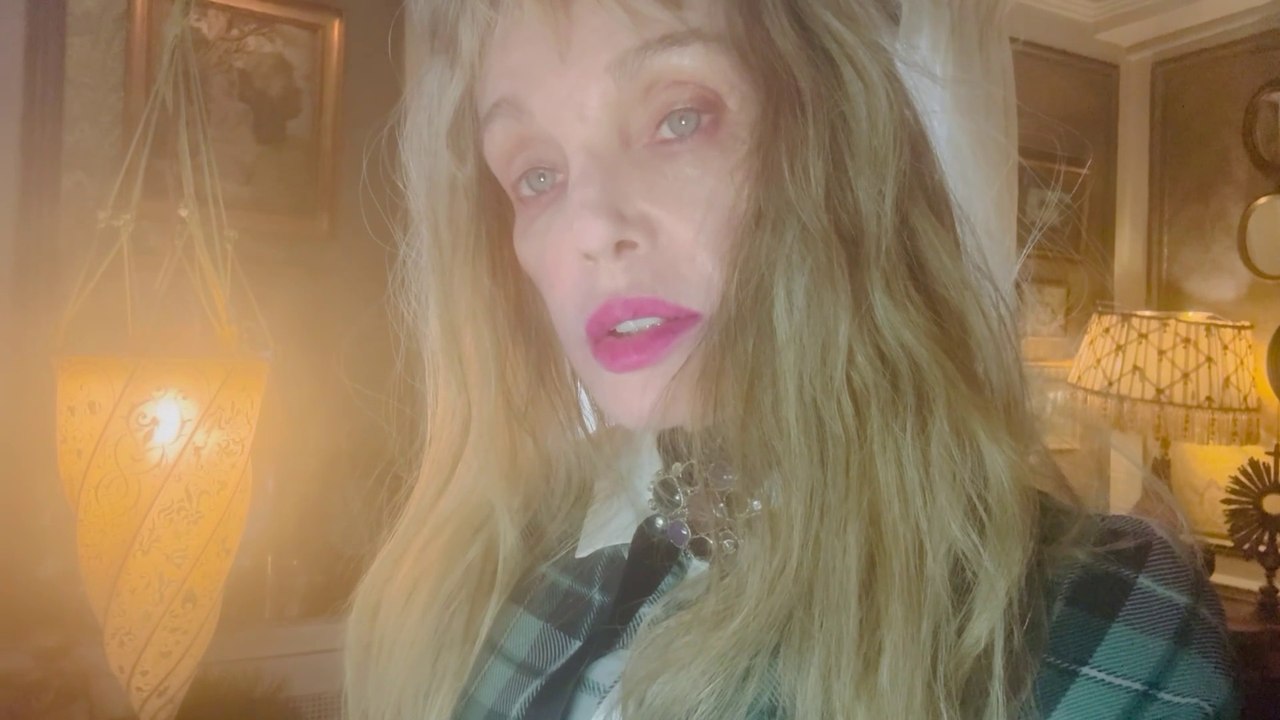 Arielle Dombasle - Goodbye David Lynch...
