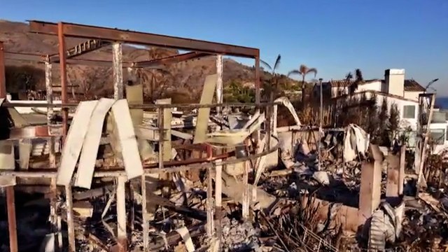 Un dron muestra la devastación tras los incendios en California