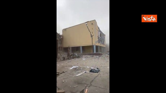 Guerra Ucraina, le macerie in strada a Kryvyi Rih dopo i bombardamenti