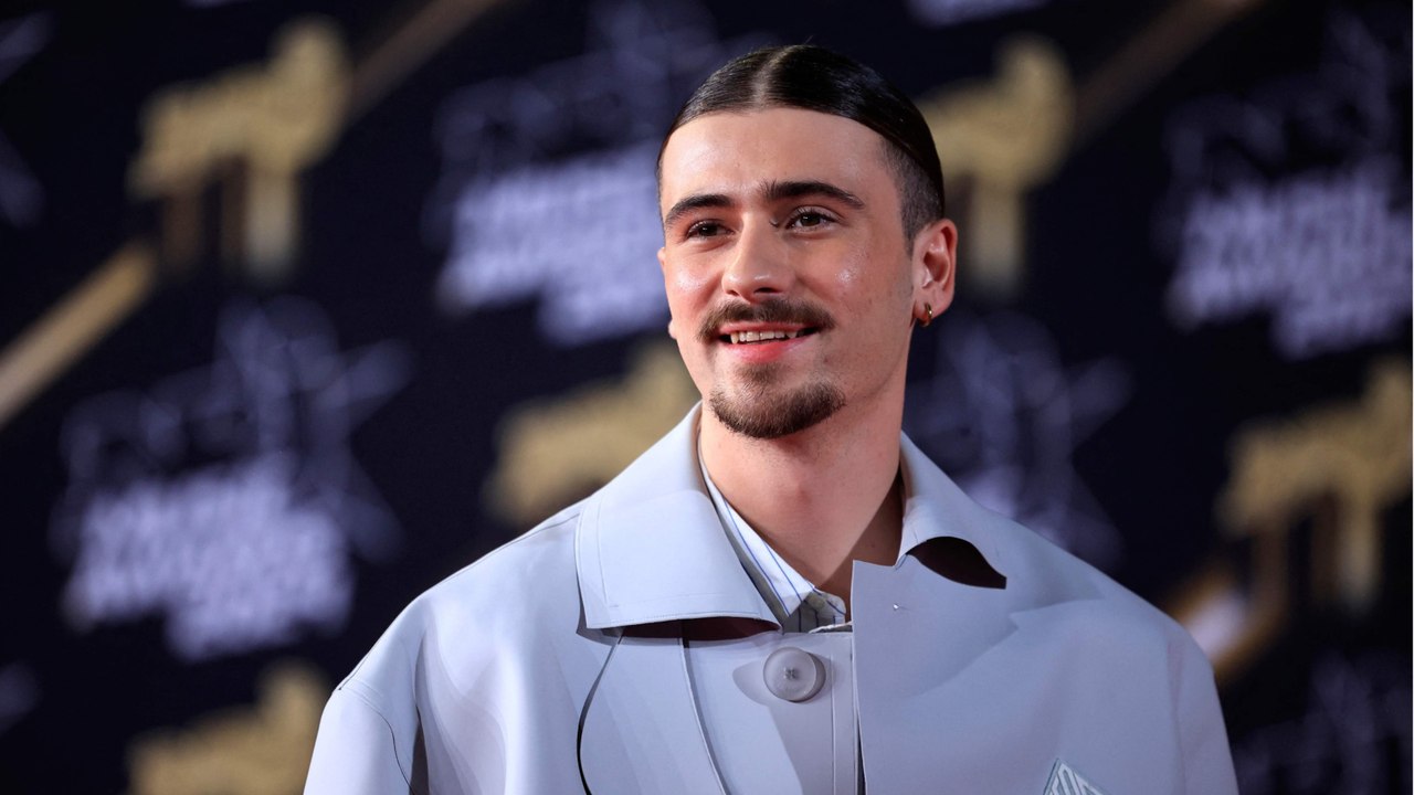 GALA VIDEO - Pierre Garnier : balades, apéros et raclette… Comment il aime se ressourcer en famille loin de Paris