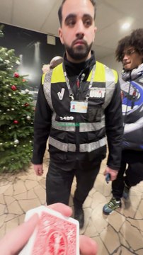 Osirus Jack surpris par un tour de magie 😯