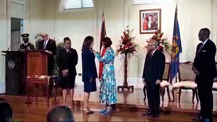 U.S. AMBASSADOR BOND RECEIVES NATIONAL AWARD FROM T&T