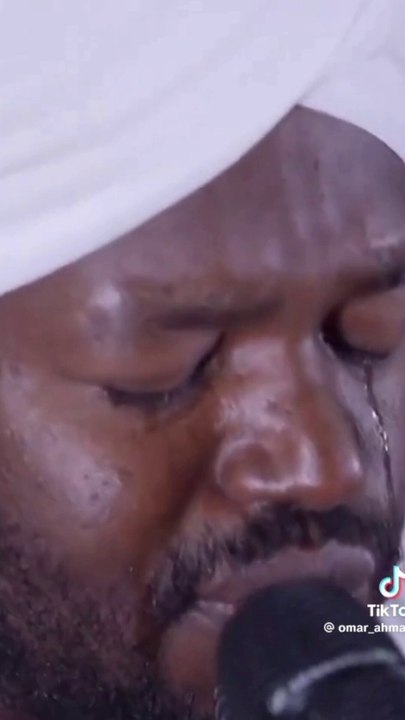 وَإِمَّا يَنزَغَنَّكَ مِنَ الشَّيْطَانِ نَزْغٌ فَاسْتَعِذْ بِاللَّهِ ۖ