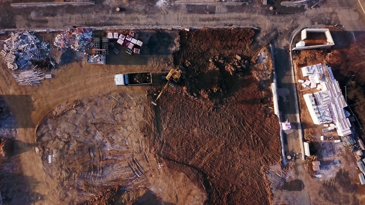 4205680-uhd_3840_2160_25fps