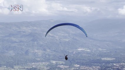 ¡Vamos a volar! Anímese a hacer parapente en La Pastora de Turrialba