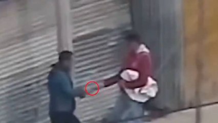 VIDEO | Vendedor de droga pensó que nadie lo estaba viendo, pero un dron lo encontró en Bogotá