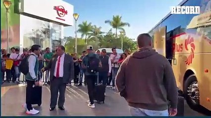 James Rodríguez y Andrés Guardado arriban a Guadalajara