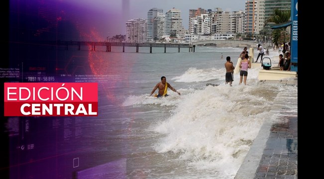 Fuerte oleaje afecta a los pescadores en Perú