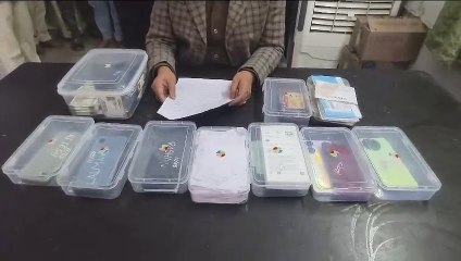 नवादा में पुलिस के हत्थे चढ़े 11 साईबर अपराधी , 95 हजार रुपए और 18 मोबाईल किया गया जप्त