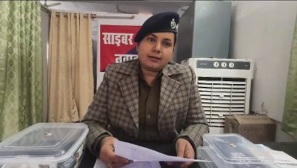 नवादा में पुलिस के हत्थे चढ़े 11 साईबर अपराधी , 95 हजार रुपए और 18 मोबाईल किया गया जप्त
