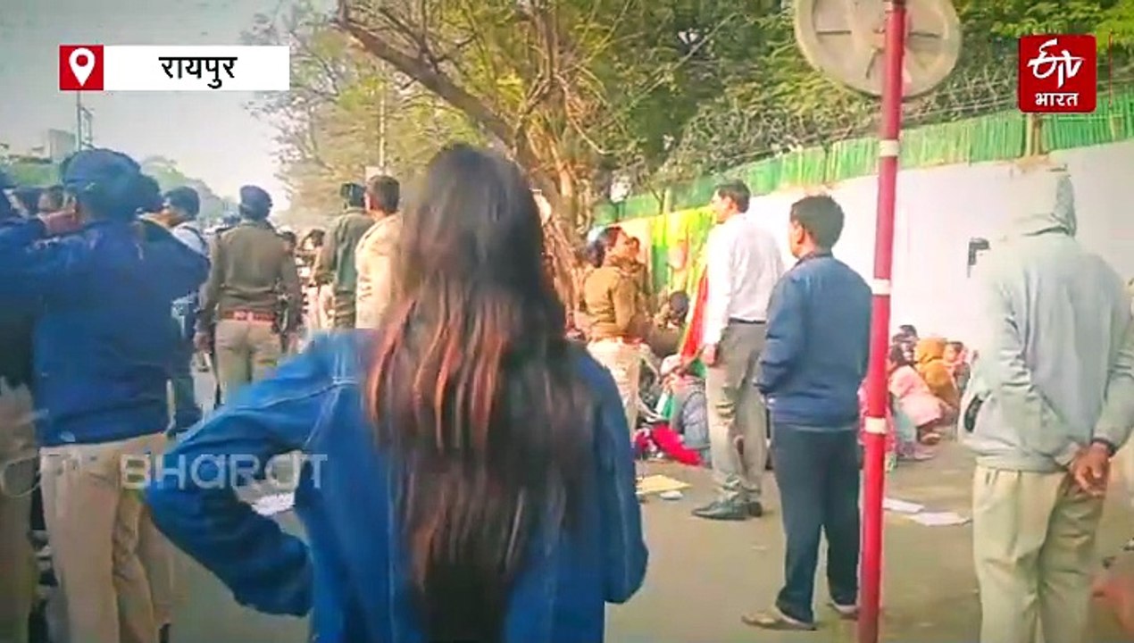 छत्तीसगढ़ में महिला टीचर्स का फिर हंगामा, वित्त मंत्री ओपी चौधरी का बंगला घेरा