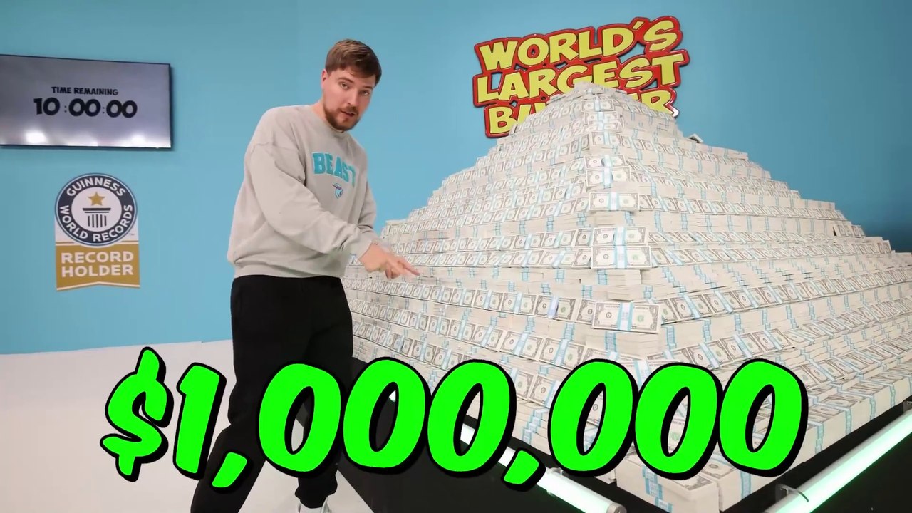 "$1 VS $1,000,000,000 YACHT 🌊⛵ (INSANE LUXURY COMPARISON)"