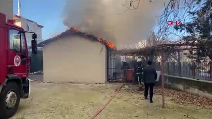 Antalya'da aile sağlık merkezinin deposu yandı