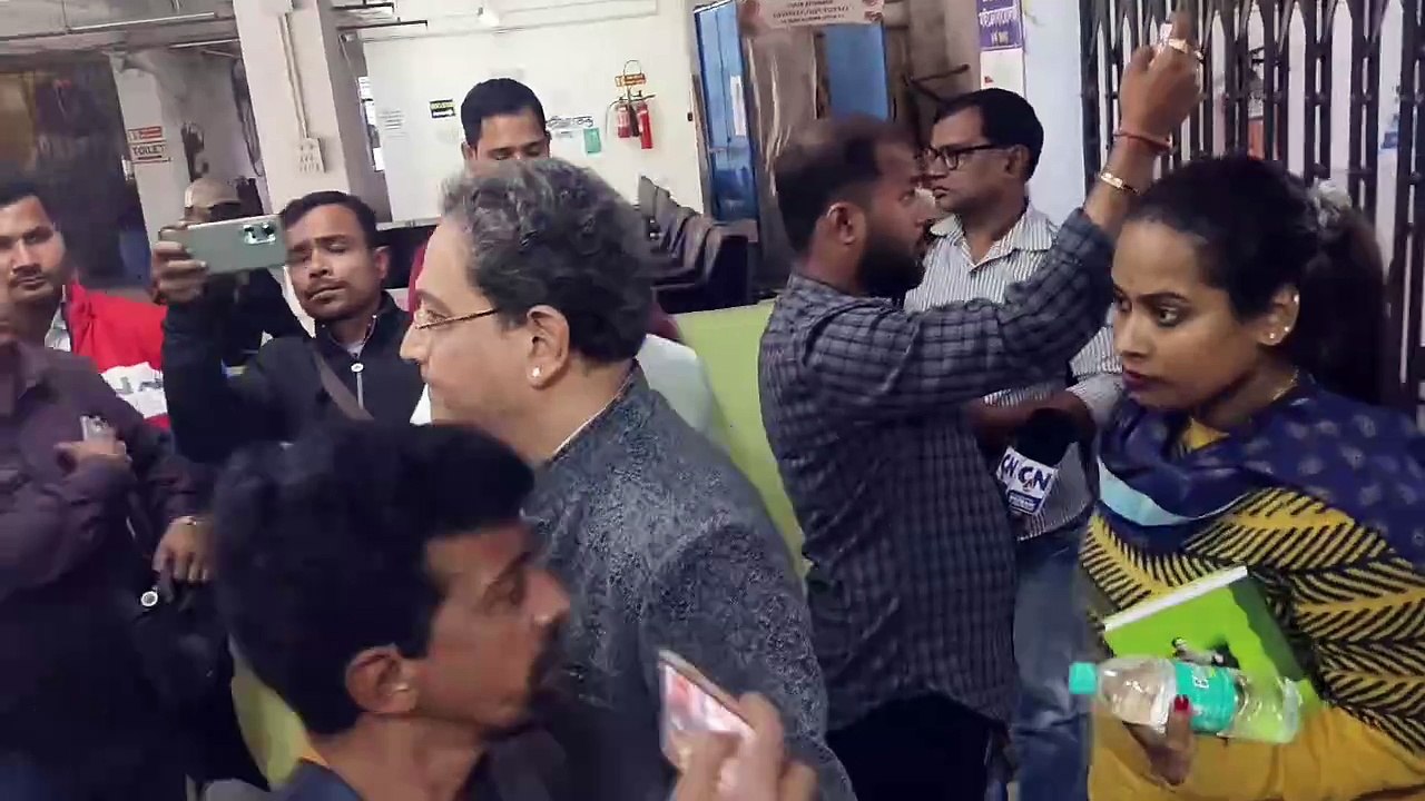 সাসপেনশন রোধে জাতীয় মহিলা কমিশন বেরোতেই মেডিকে...