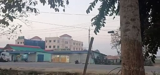কংক্ৰিটৰ সু- উচ্চ চূড়াত গৃহ হাৰা পক্ষীৰ ক্ৰন্দন।নুমলী কুঁৱৰীৰ স্মৃতি বিজৰিত ঐতিহাসিক ৰৌদুৱাৰ বিলত বেদখল। স্মাৰক পত্ৰ প্ৰদান। গা লৰা নাই বোকাখাত প্ৰশাসনৰ।