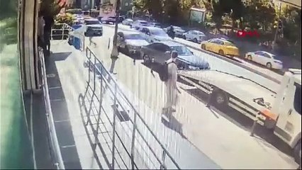 Bankadan para çekenleri hedef alan şüpheliler kamerada