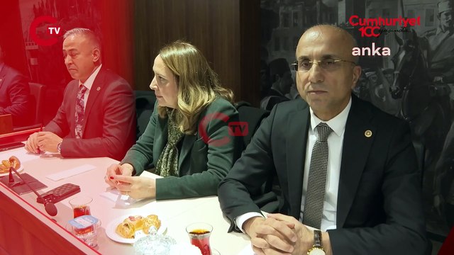Özgür Özel, CHP İstanbul İl Başkanlığı’nda milletvekilleri ile bir araya geldi