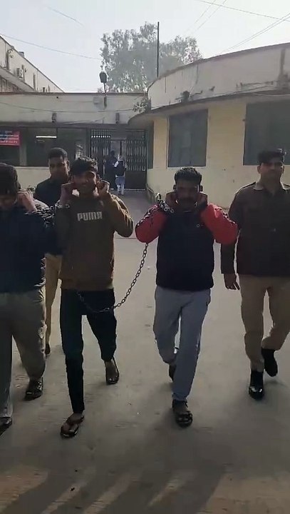 लुट के आरोपियों की निशानदेही पर पुलिस ने चरस की सप्लाय करने वाले आरोपियों को पकड़ा, जल्द ही कुछ और खुलासे होने की उम्मीद।