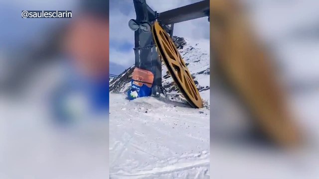 Nueve heridos muy graves y ocho graves tras la caída de un telesilla en la estación de Astún