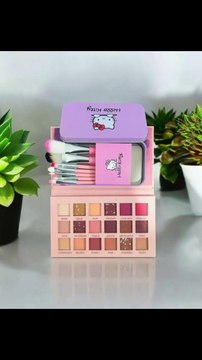 8 In 1 Ultimate Makeup Deal , Eyeshadows & Makeup Brushes