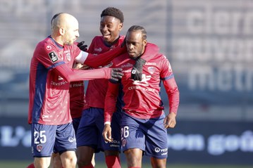 Ligue 2 : Un but hallucinant, mais un nul frustrant pour Clermont face à Laval