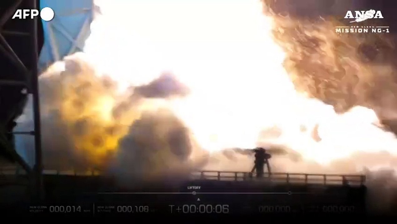 Lanciato il razzo New Glenn di Bezos, il primo test in volo