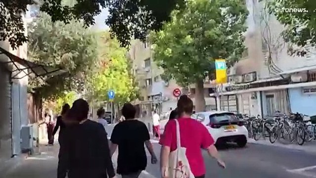الإسرائيليون يهرعون إلى الملاجئ مع دوي صفارات الإنذار جراء هجوم يمني يسبق وقف إطلاق النار في غزة