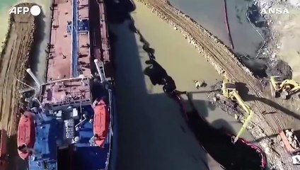 Russia, proseguono i lavori di pulizia delle coste del mar Nero