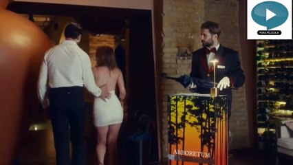 Hombre tiene una cita con una mujer desconocida