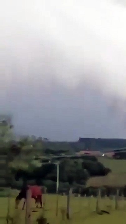 FRIGHTENING TORNADO OVER SOROCABA MUNICIPALITY IN SÃO PAULO STATE