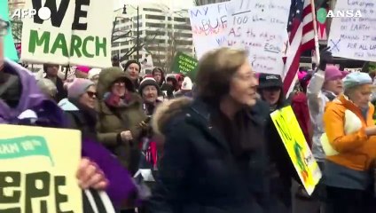 In migliaia in piazza a Washington contro Trump