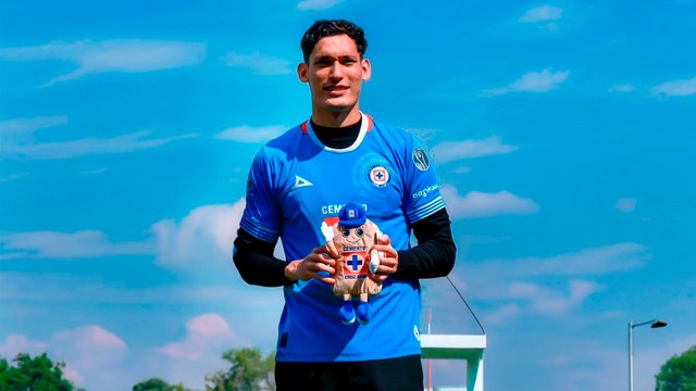 Chiquete Orozco recapitula sus primeros días como jugador de Cruz Azul y deja en el pasado a Chivas